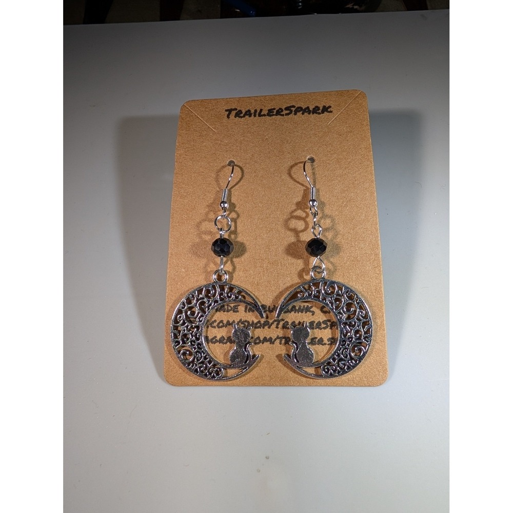 TrailerSpark Silver Cat on Crescent Moon Filigree Dangle Earrings Black Bead New